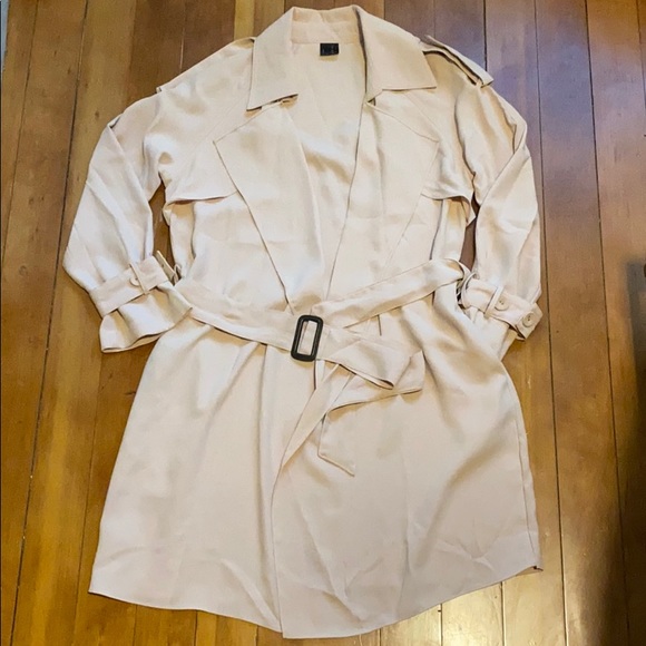Cream trench coat - Picture 2 of 6